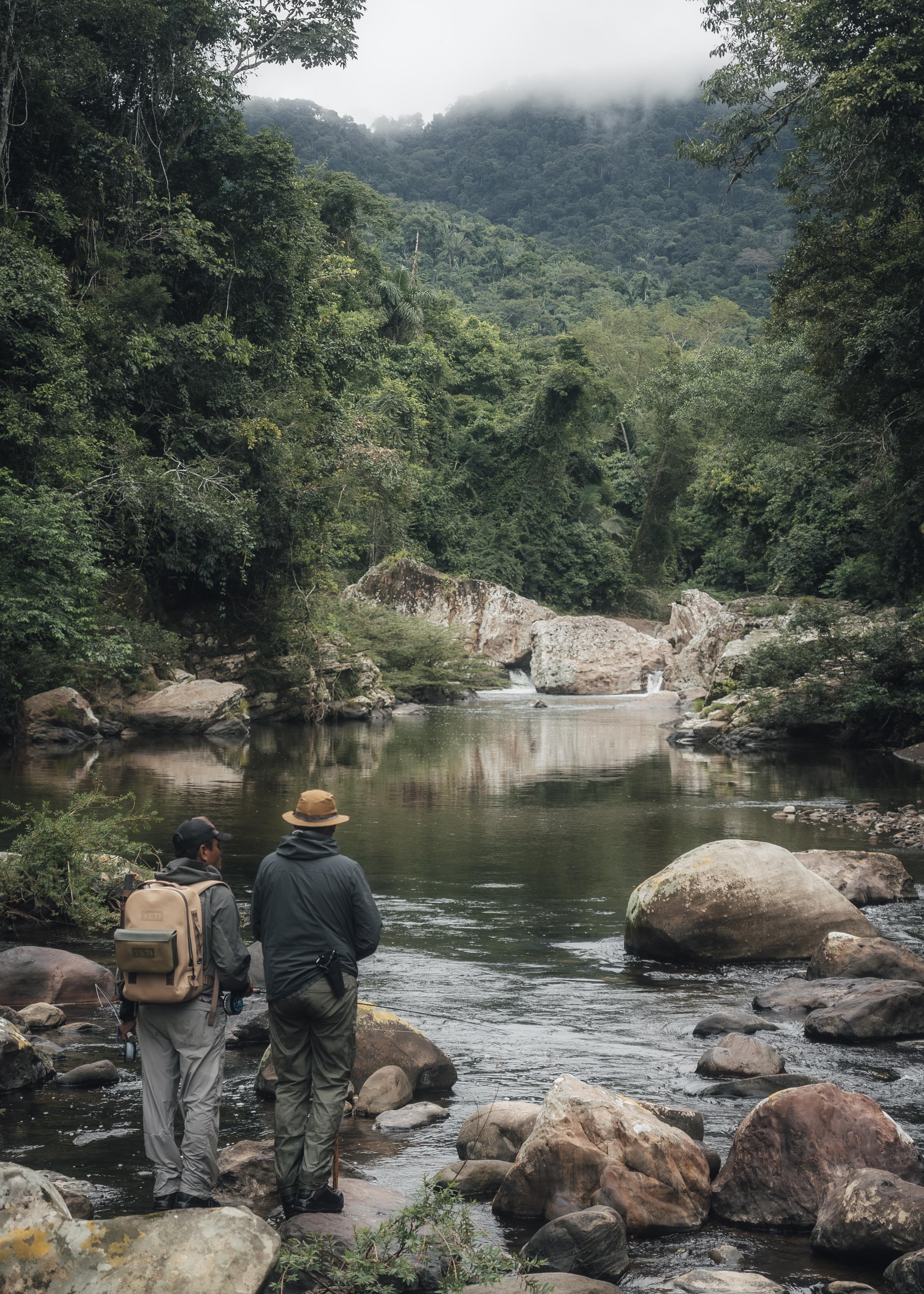 Jungleangler and angler looking for the perfect Dorado spot in the jungle.